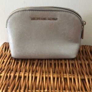 Micheal Kors make up bag